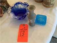 glass blue swirl, ash tray, green vase