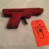 Wyandotte tin repeater water pistol