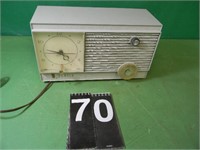 Zenith Clock Radio Powers Up