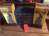 mole traps, organizer