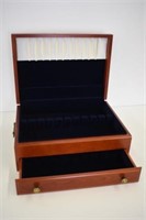 ASHLEY CUTLERY BOX