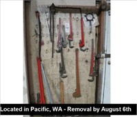 LOT, LARGE PIPE WRENCHES & ACCESSORIES