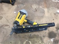 Dewalt D51825 clipped head framing nailer