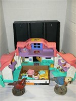 PLASTIC DOLLHOUSE AND ACCESSORIES, SINGING