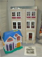 FISHER PRICE TOWNHOUSE, SMALL PLASTIC DOLLHOUSE