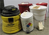Lot - GENIE wet/dry vac & 4 waste cans