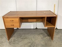 Laminated pressed wood desk