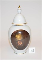 Kuba Porzellan Portrait Jar with Lid