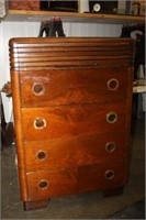 Vintage 4 Drawer Dresser 31 x 19 x 46
