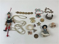 Selection Of Vintage Items & Jewelry