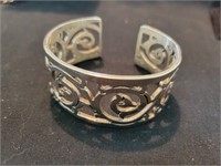 Sterling cuff bracelet/ 42.3gr