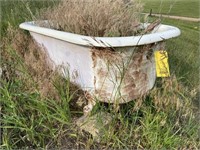 Claw foot bathtub/planter