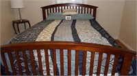 Queen Bed w/Box Spring & Matress