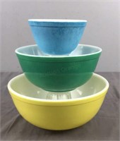 3 Pc Vintage Pyrex Nesting Bowls - Primary Colors