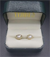 18k Yellow Gold Pearl Earrings Button Style