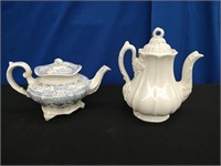2 Ceramic Teapots