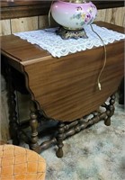 Gate leg dropleaf 1 drawer table