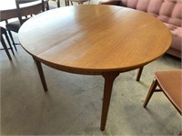 MID CENTURY ROUND MCINTOSH DINING TABLE WITH