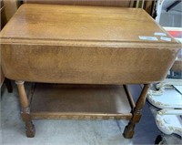 ENGLISH STYLE DROP LEAF OCCASSIONAL TABLE