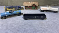Lot of N scale trains in great condition and a