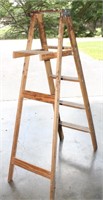 5 Foot Wooden Step Ladder