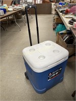 Igloo Ice Cube Cooler; handle & wheels