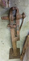 **Standing Vise