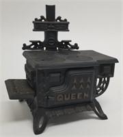 Cast Iron Queen Stove by Enesco
