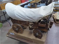 Wood covered wagon - 18"