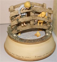 Winnie the Pooh musical figurine w box