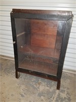 Antique Cabinet / Radio