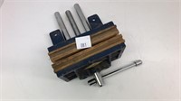 (1) vise with wood jaws
