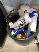 STALL BUCKET, ASSORTED HORSE GROOMING SUPPLIES
