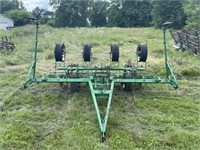 Oliver 4 Row Corn Planter With Dry Fertilizer