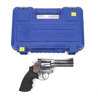 Smith & Wesson Model 686-6 Distinguished Combat