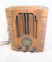 Atwater Kent mod. 725 tube radio- fair condition