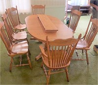 AMISH OAK table w/ 7 chairs-table leg needs repair