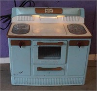 1950'S EMPIRE LITTLE LADY WORKING TOY STOVE #246