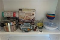 Kitchen Lot - New Pie Pans & Storage Container