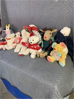 A number of very nice and clean stuffed animals
