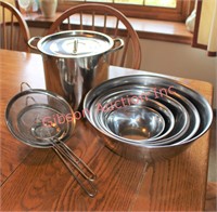 Stainless Steel Mixing Bowls Set of 5, 3 Strainers