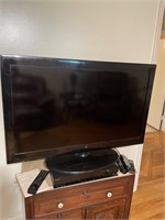 Westinghouse flat screen tv with remote and users