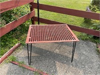 Iron Grate stand