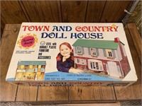 Town & Country Doll House