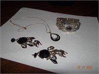 Black Set of Earrings, Necklace and Bracelet