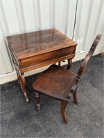 Vintage writing desk and chair 24.5" x 19" x 29"H