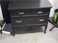 Nice Vintage Dresser 40" *20" *27" 3 drawer