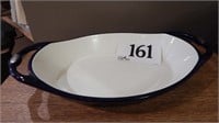 LODGE ENAMELED CAST IRON BAKER 16 IN, USED