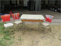 VINTAGE CHROME TABLE / 3 CHAIRS