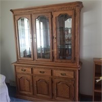 Very Nice Oak China Cabinet